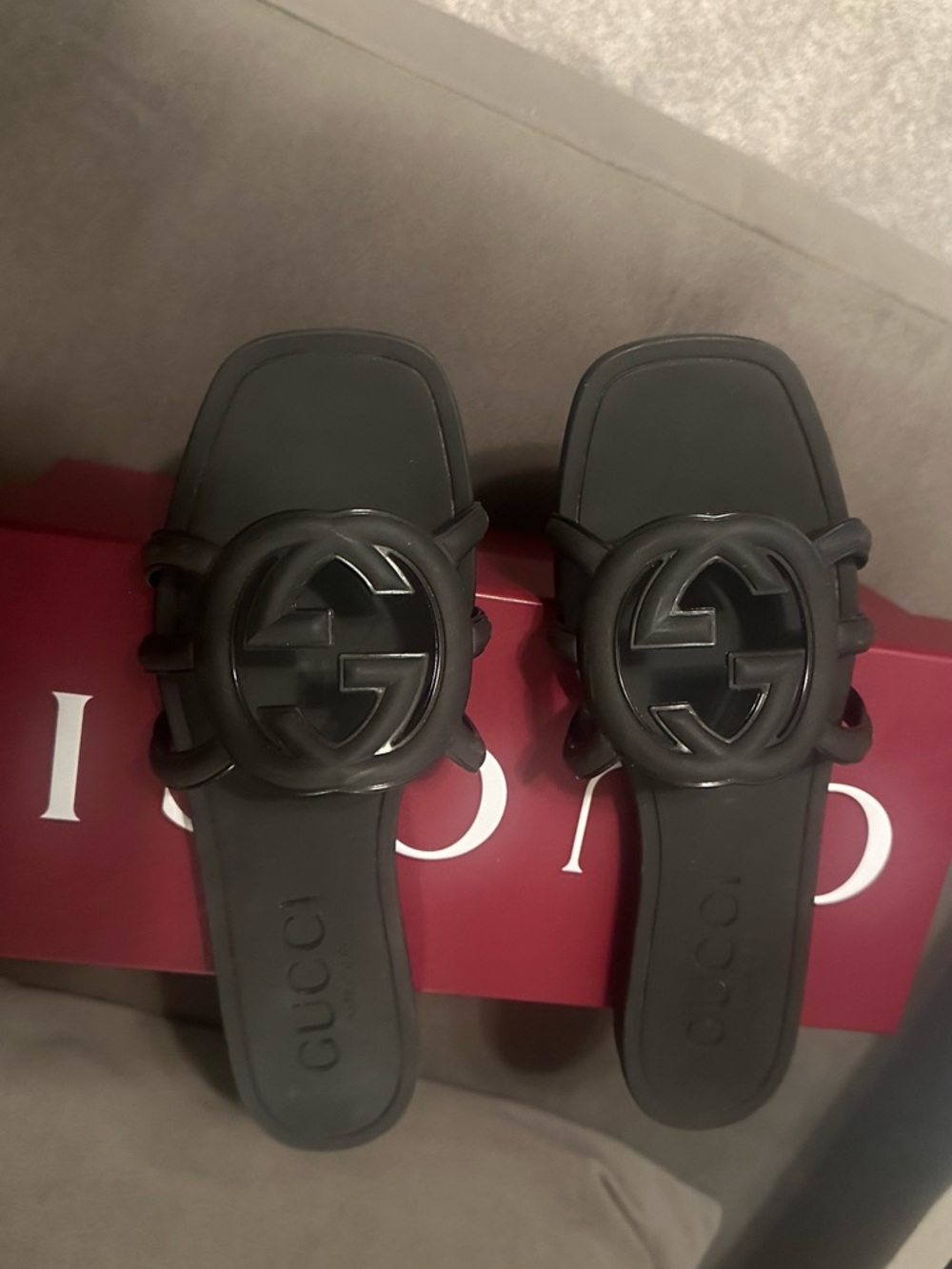 Gucci Black Interlocking GG Rubber Slide Sandals - Picture 6 of 9